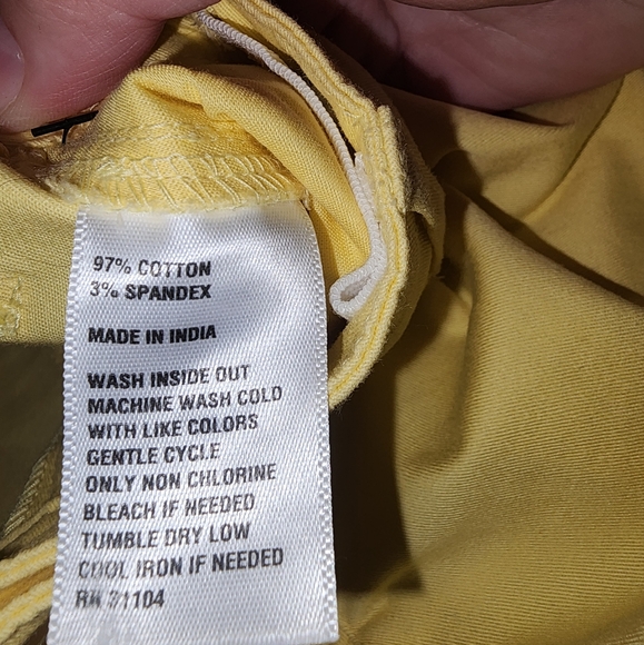 Girls shorts, Crown & Ivy, yellow, scalloped hem, adjustable waist, NWT 8 - Picture 7 of 9